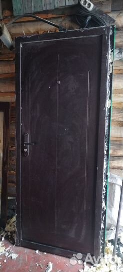 Дверь входная металлическая
