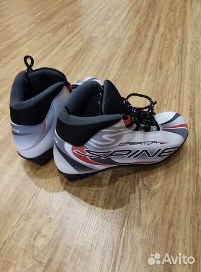 Ботинки лыжные детские практ. новые, р-р 36