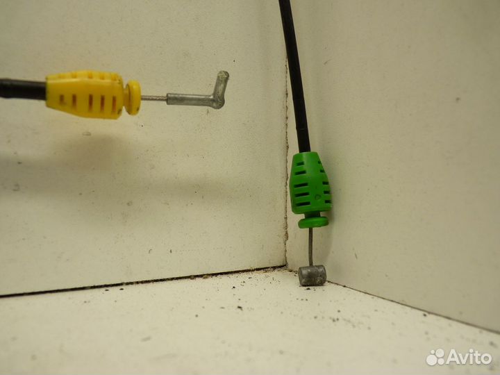 Замок задней двери Лев. Тойота Превия 2008г 2.4л