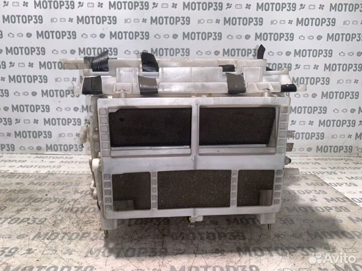 Корпус печки Mitsubishi Pajero 3.2 DID 4M11 2003