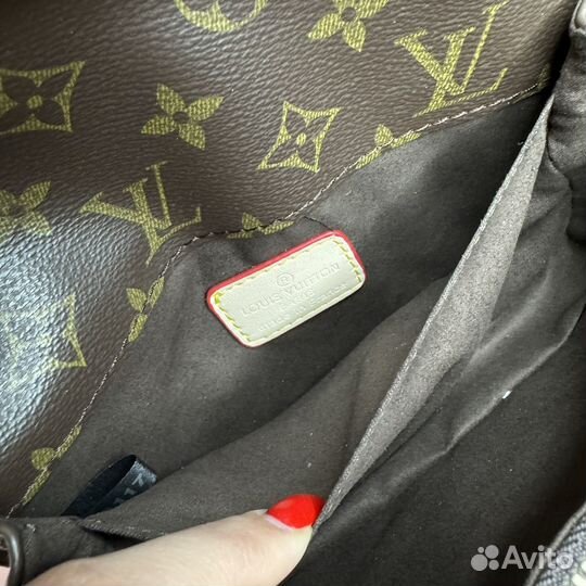 Сумка Louis Vuitton Pochette Metis женская