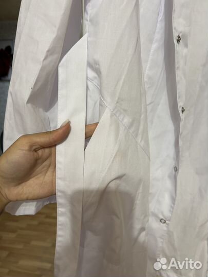 Белый медицинский халат