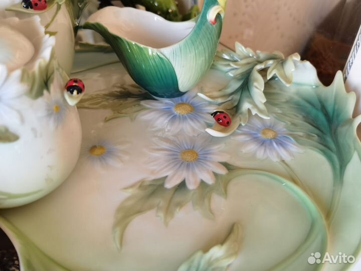 Фарфоровый сервиз