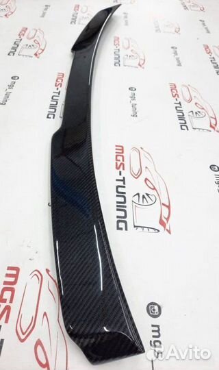 Спойлер на стекло BMW 5 Series G30 карбон V Style