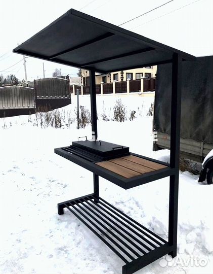 Мангал с крышей