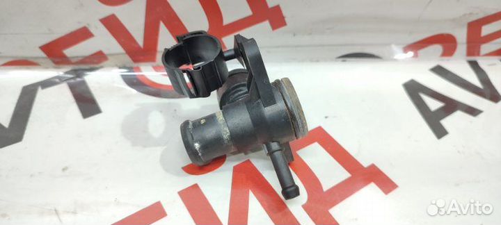 Фланец системы охлаждения Volkswagen Tiguan 5N2