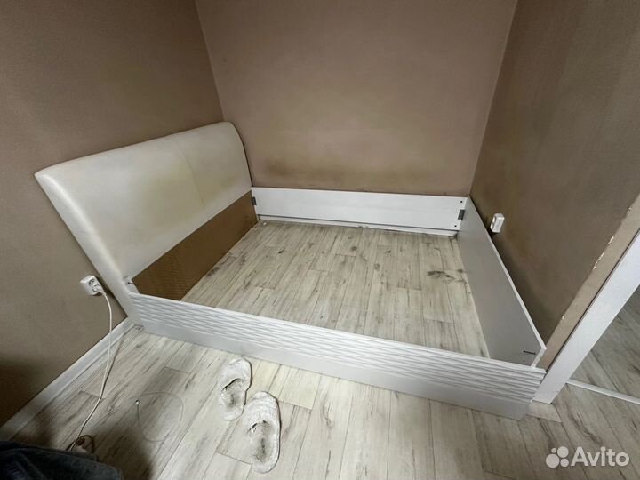 Кровать двухспальная