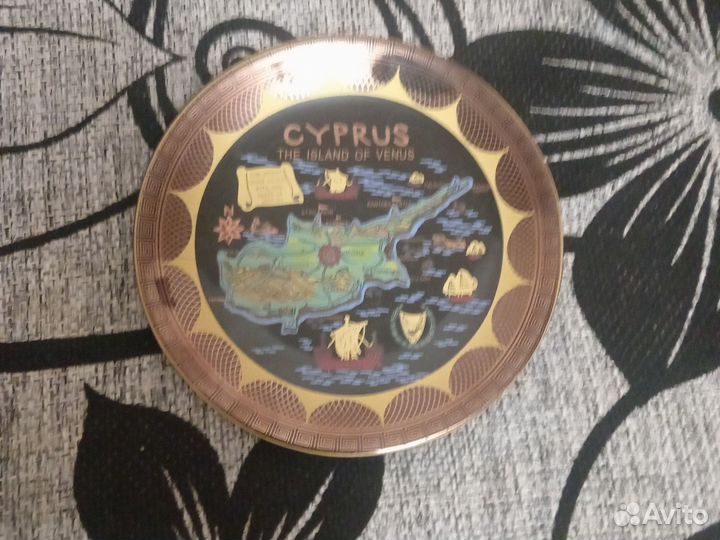 Сувенирные тарелки