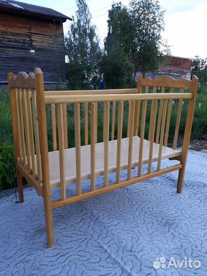 Детская кроватка