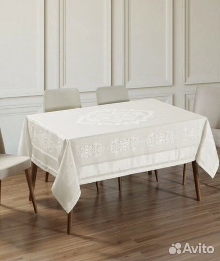 Скатерть жаккард новая
