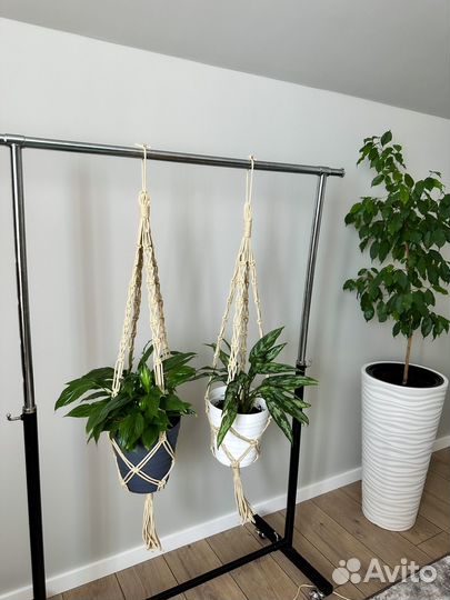 Кашпо для цветов подвесное