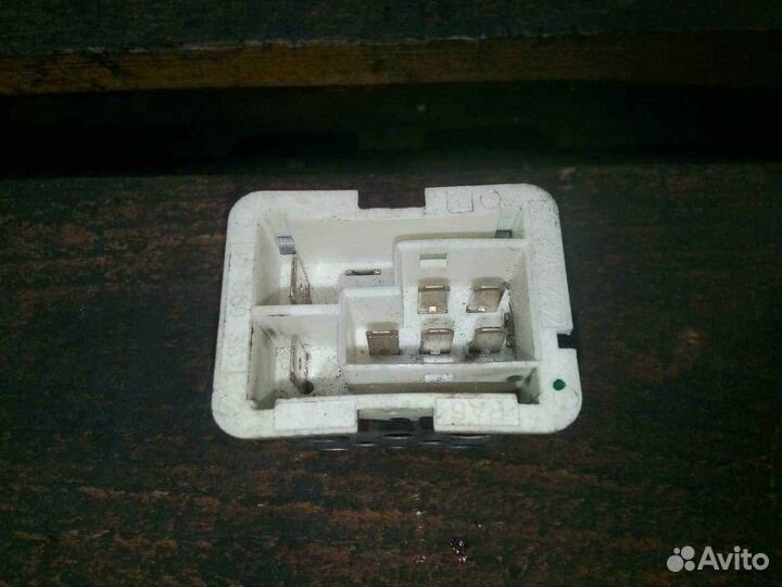 Резистор отопителя Opel Astra H 1.8 2009