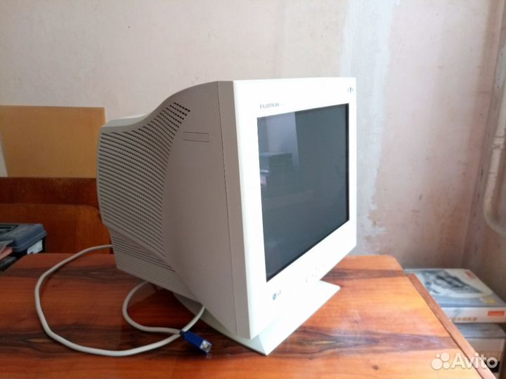 Монитор LG Flatron 775FT