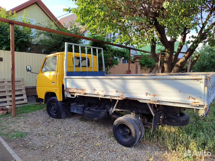 Mitsubishi Fuso Canter, 1990