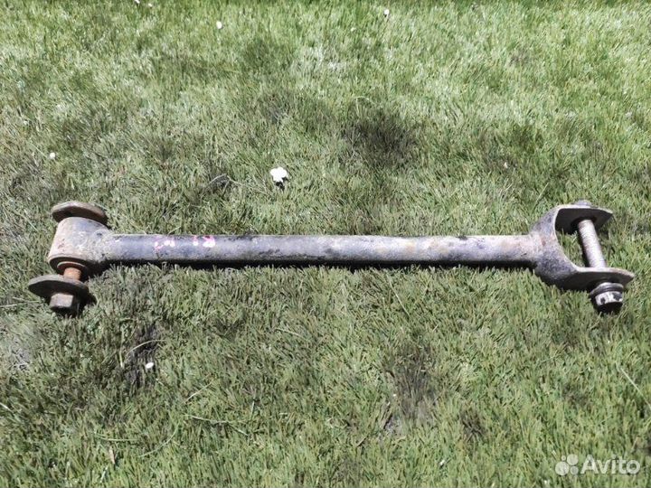 Рычаг тяга задний левый Toyota Mark 2