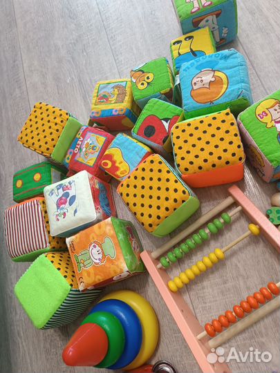 Развивающие игрушки пакетом