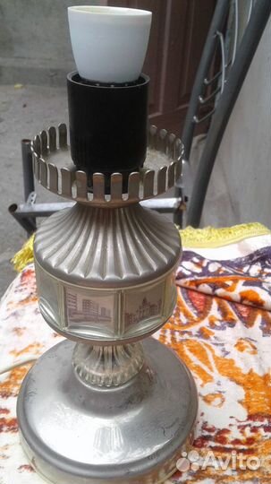 Настольная лампа