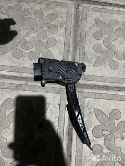 Педаль на LADA Priora электронный