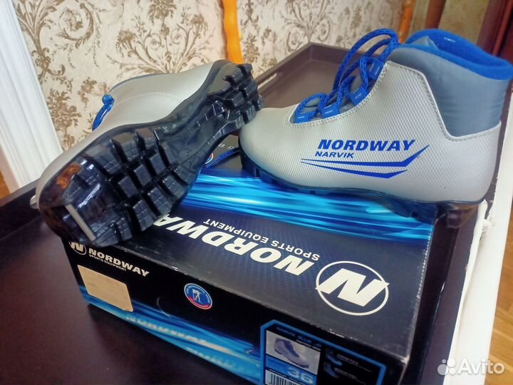 Лыжные ботинки (новые) Nordway 34