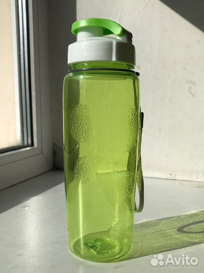 Бутылка для воды с крышкой (0,75 л)