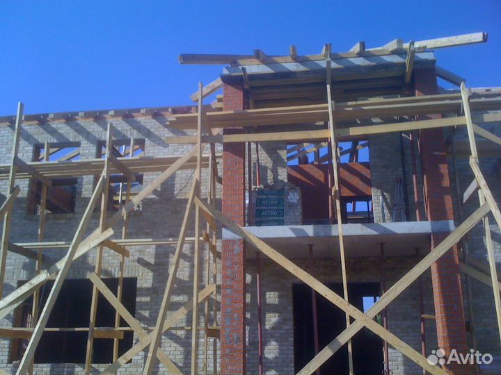 Бригада строителей