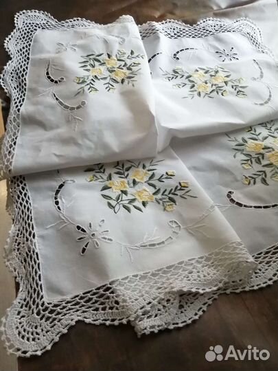 Скатерть, столешница с вышивкой