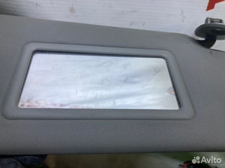 Козырек солнцезащитный правый Renault Logan 1