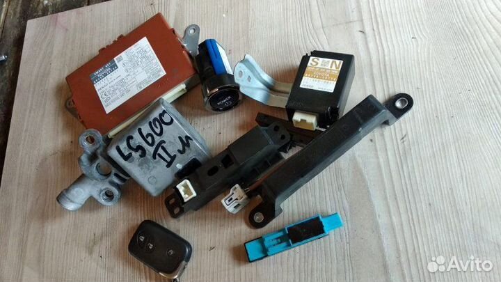 Кнопка старта Lexus Ls600H UVF45 2UR-FSE 2012