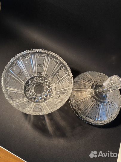 Хрустальная конфетница