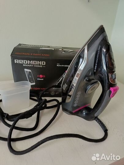 Утюг Redmond