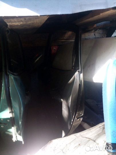 На разборе киа рио3 седан серый