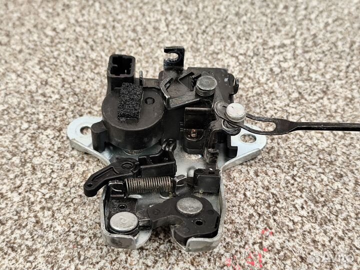 Замок багажника Hyundai Sonata NF