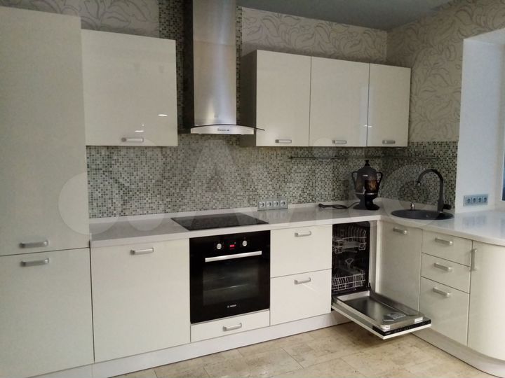 2-к. квартира, 70 м², 11/14 эт.