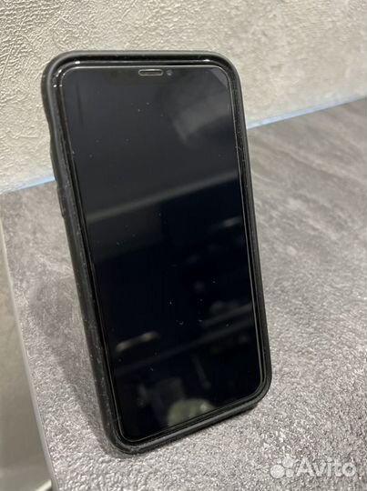 Телефон iPhone XR