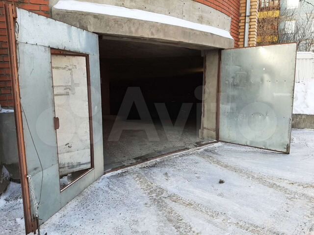 Гараж, > 30 м²