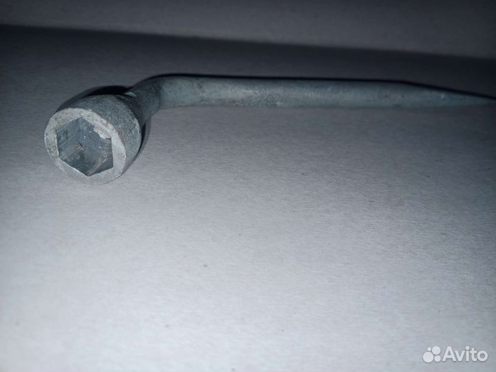 Балонный ключ 19