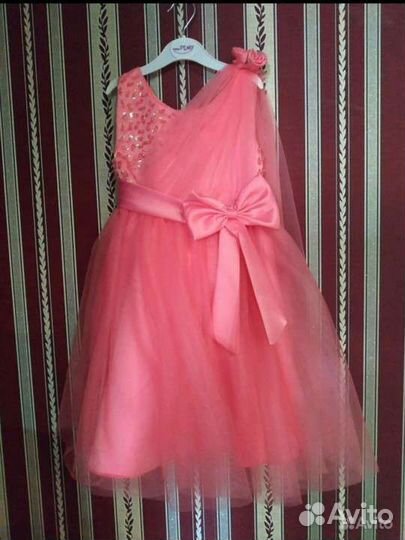 Нарядное платье для девочки 5-6 лет