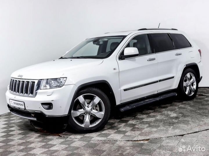 Чероки 2012 год дизельный. Jeep grand cherokee 3. Jeep cherokee 2012 магнитола. Серый джип. Grand cherokee 2012.