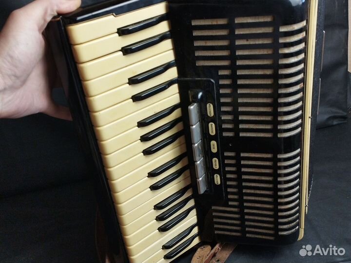 Аккордеон Weltmeister 3 4