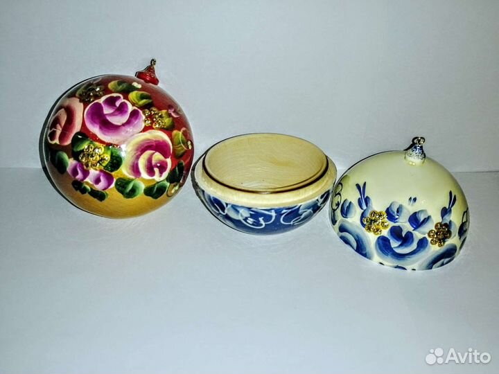 Сувенирные новогодние шары