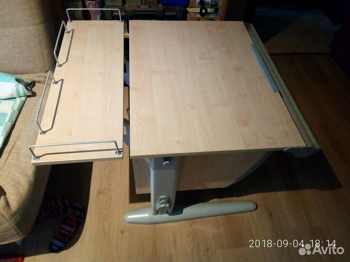 Парта для школьника