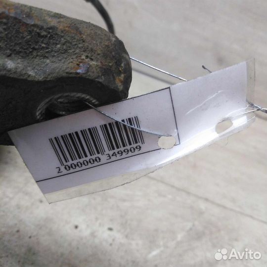 Кулак поворотный передний левый Nissan Primera P12