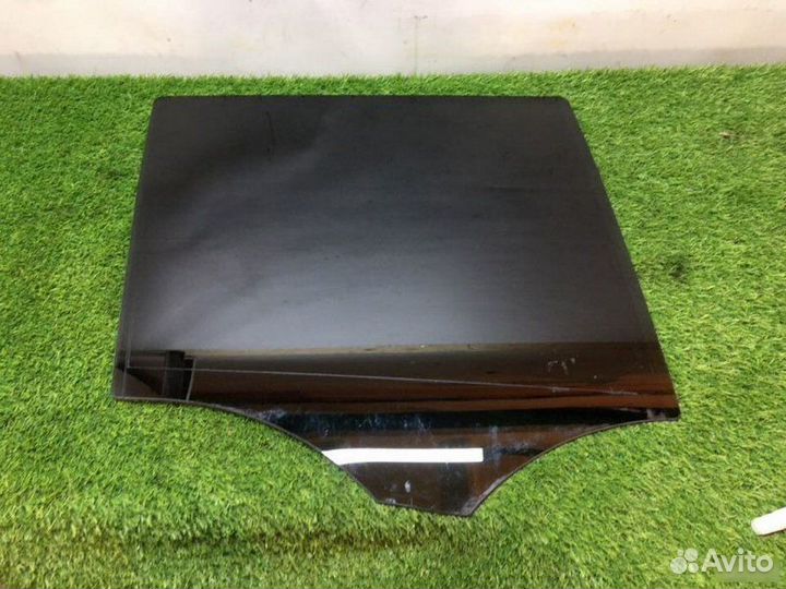 Стекло двери заднее правое Mercedes-Benz