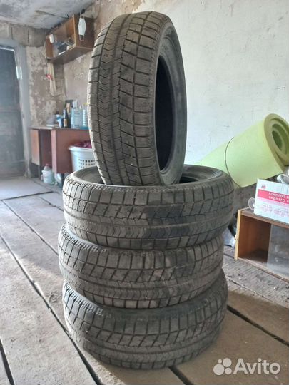 Bridgestone Blizzak VRX 225/60 R17 99S