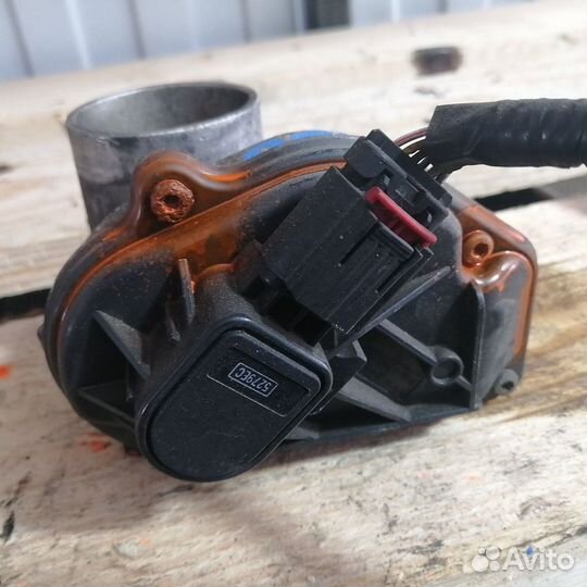 Заслонка дроссельная Ford Focus 2 1.6 бензин