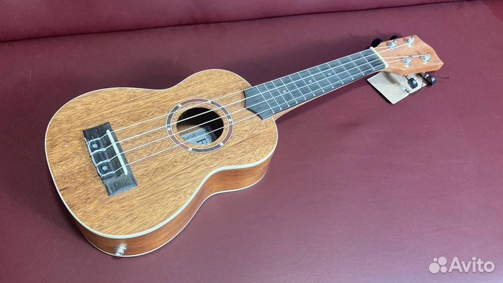 Укулеле сопрано со звукоснимателем