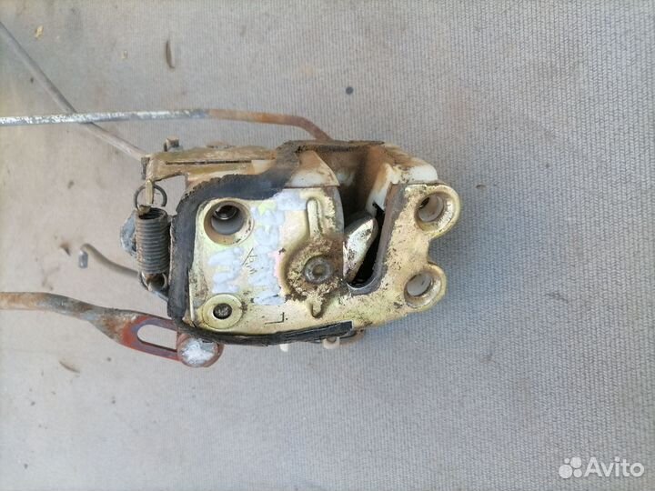 Замок двери передн. левой для Mitsubishi Lancer C6