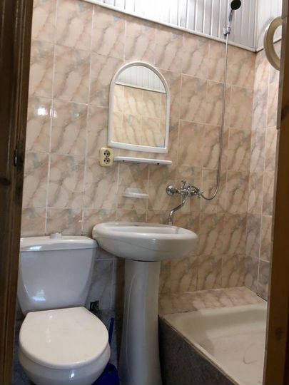 Комната 17 м² в 5-к., 2/2 эт.