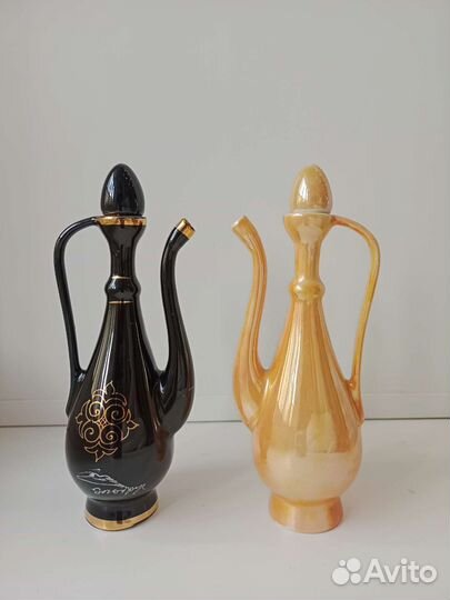 Сувениры: кувшинчики, янтарное дерево