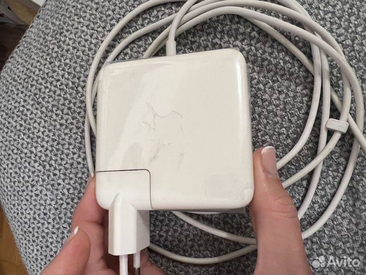 60w MagSafe Power Adapter 2010